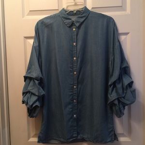 ZARA WOMAN CHAMBRAY TOP W/RUFFLED SLEEVES